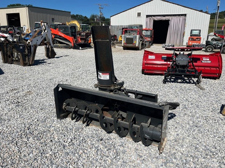 2019-bobcat-66"-sb200-snowblower-image-1