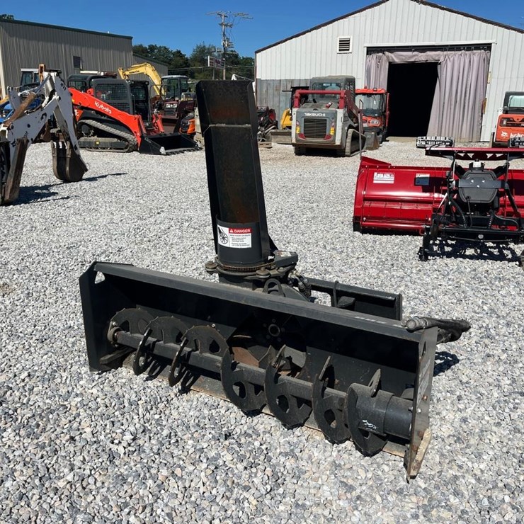 2019 Bobcat 66" SB200 Snowblower