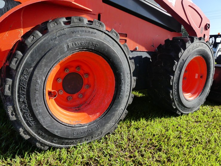 2017-kubota-ssv75-image-5