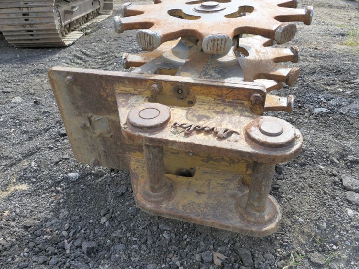 caterpillar-320d-image-4