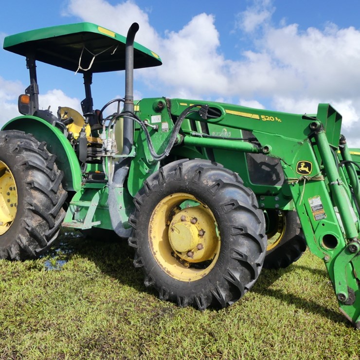 JOHN DEERE 5085E