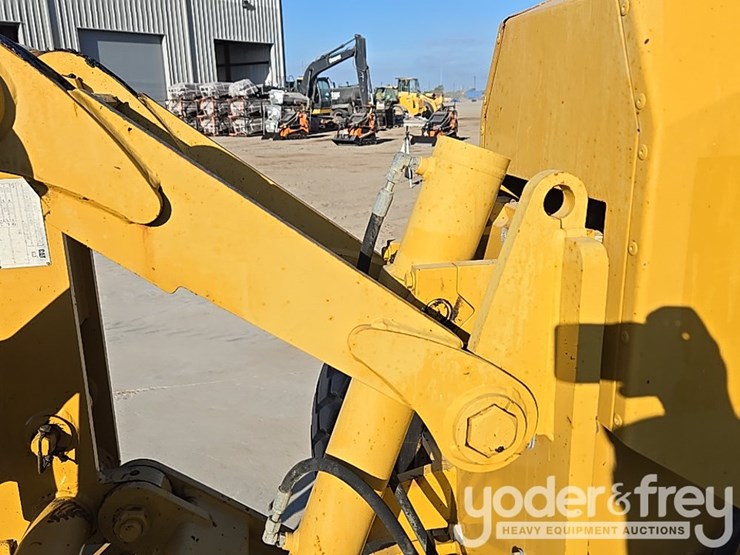2016-caterpillar-140m3-image-13