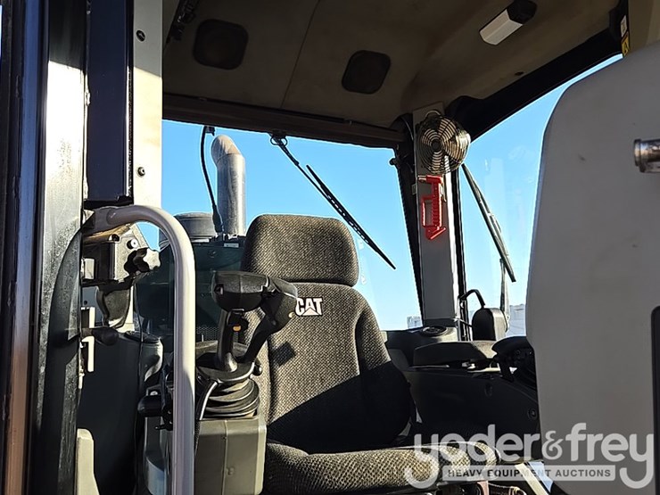 2016-caterpillar-140m3-image-76