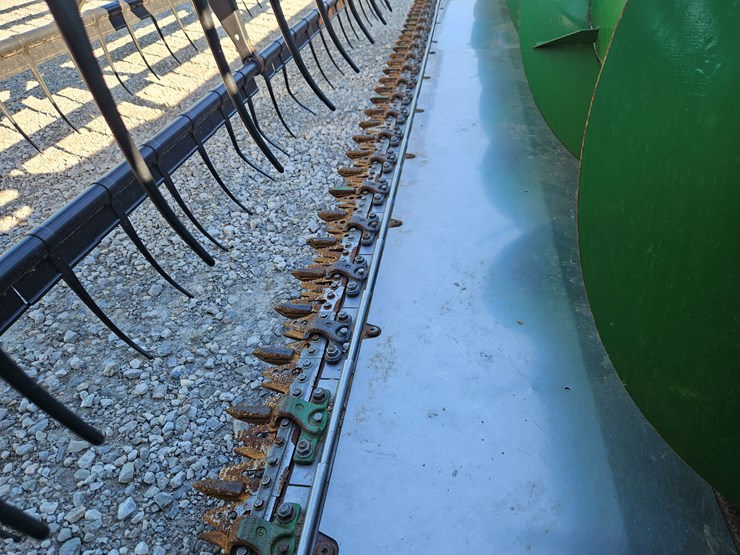 2010-john-deere-635f-image-4