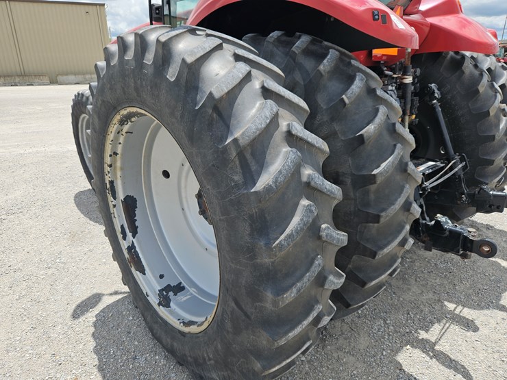 2011-case-ih-magnum-210-image-12