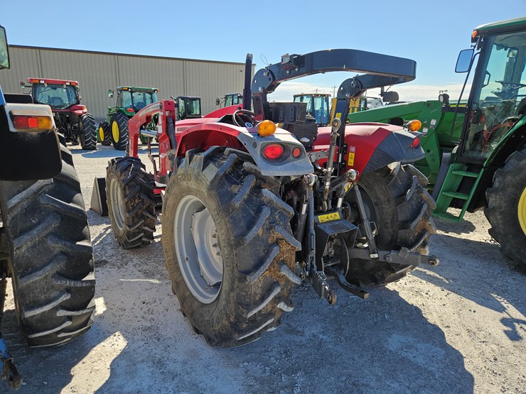 2015-massey-ferguson-4709-image-12