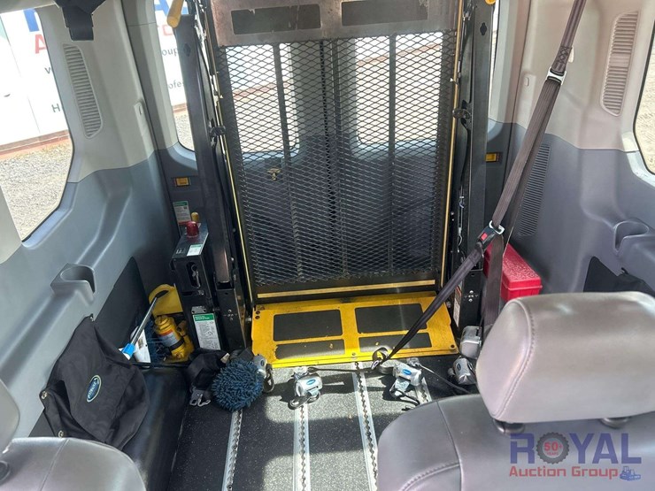 2016-ford-transit-image-28