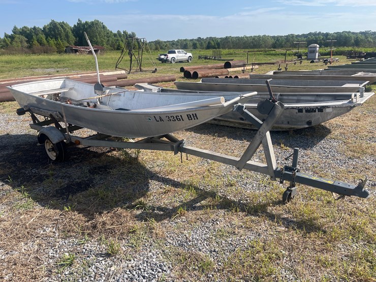 #146-•-alluminum-crawfish-pond-skiff-with-trailer-image-1