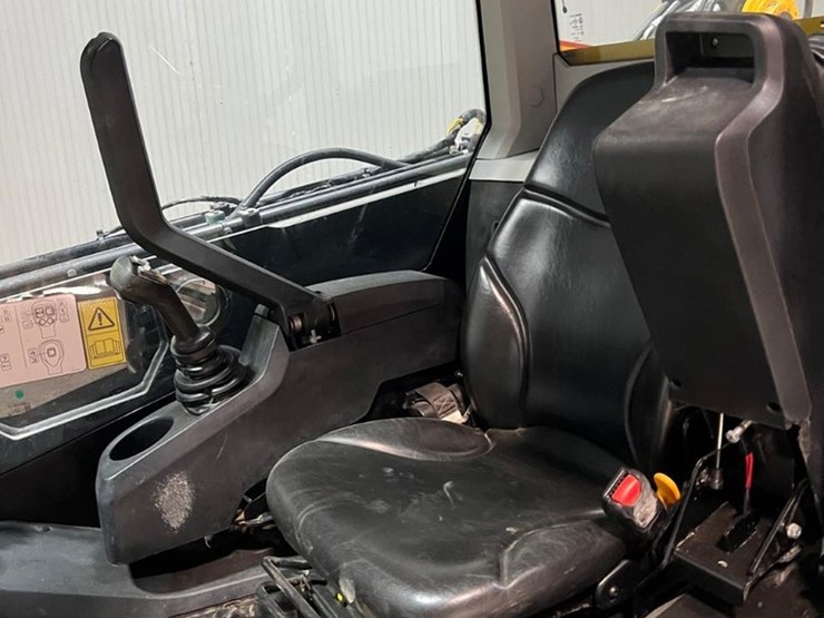 jcb-3ts-8t-image-22