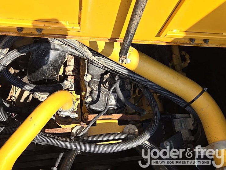 2012-morooka-mst2200-image-35