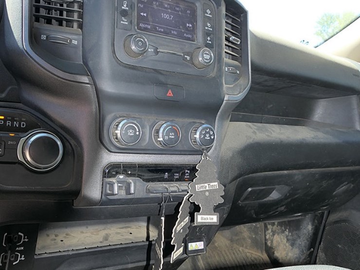 2020-dodge-ram-3500-image-32