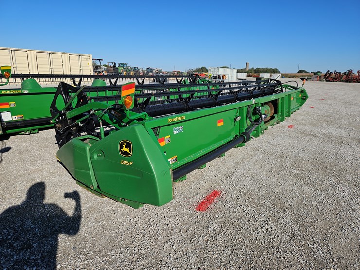 2010-john-deere-635f-image-6