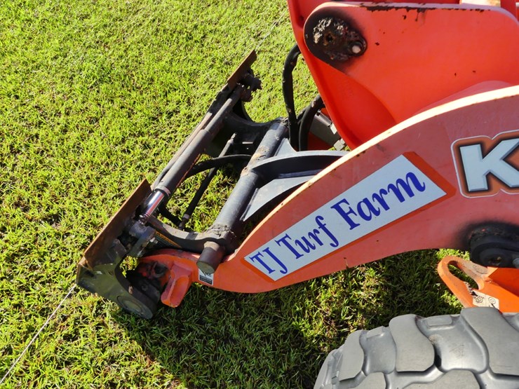 2019-kubota-r530-image-10