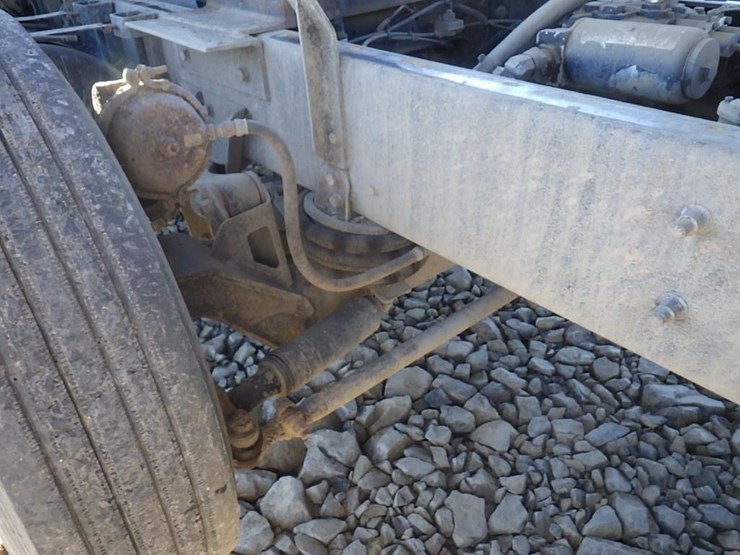 2009-international-5900i-17'-3-axle-dump-truck-image-19