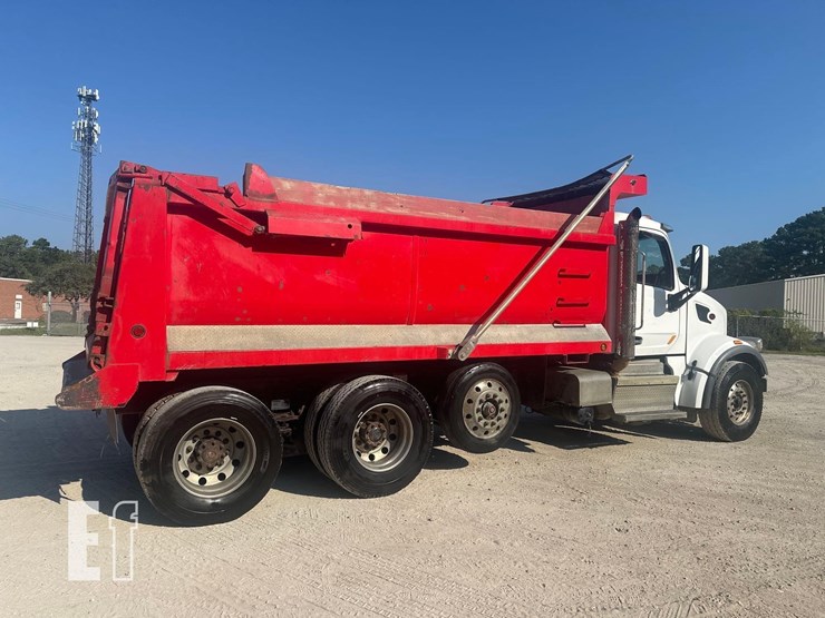 2019-peterbilt-567-image-3