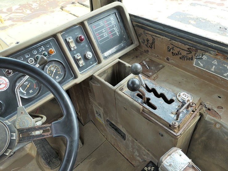 1994-caterpillar-d400d-image-34