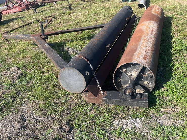 #135-•-lot-with-pull-behind-roller-bar-image-3