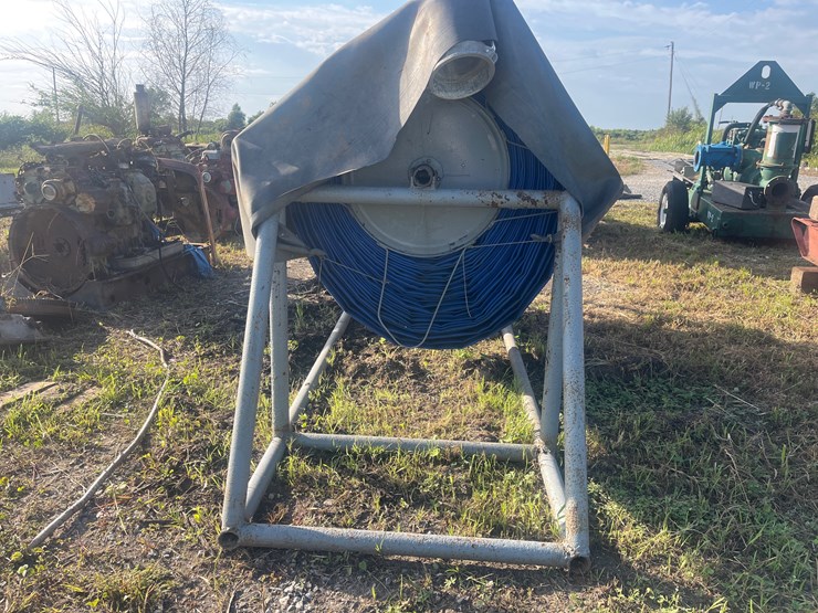#118-•-lot-with-hose-rack-and-hoses-image-2