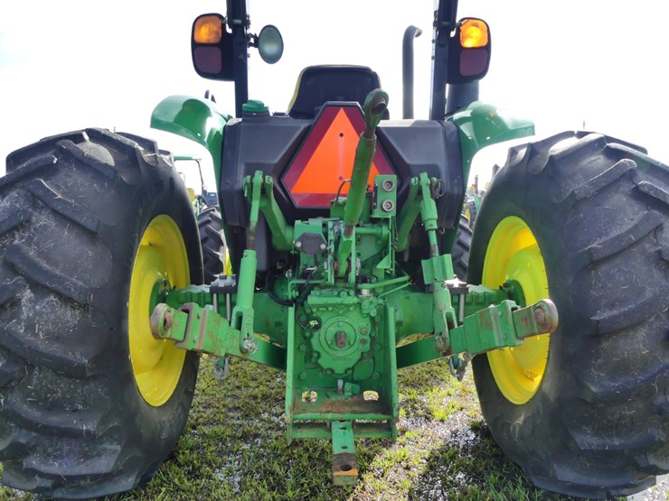 2015-john-deere-5075e-image-5