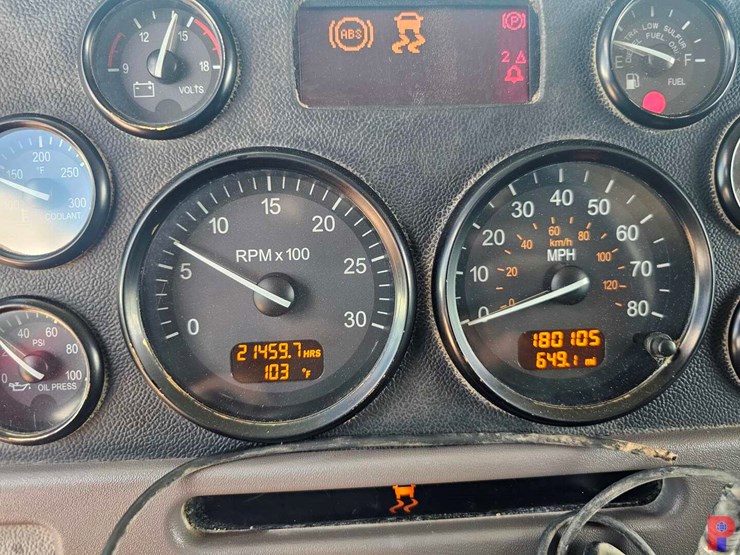 2013-peterbilt-367-image-8