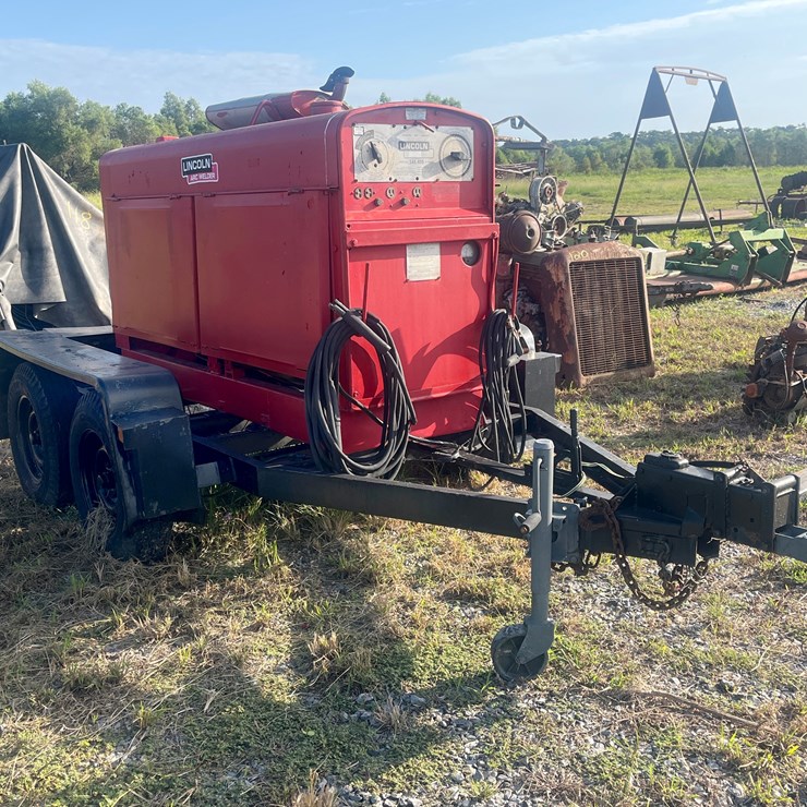 #117 • LINCOLN SAE 400 ARC WELDER TRAILER MOUNTED
