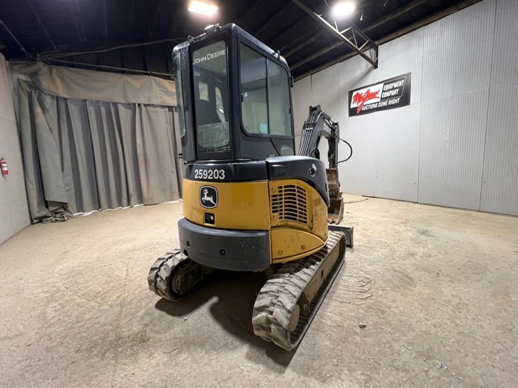deere-27d-image-5