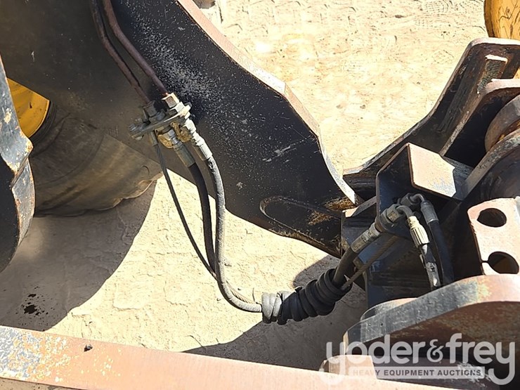 2019-deere-524l-image-28