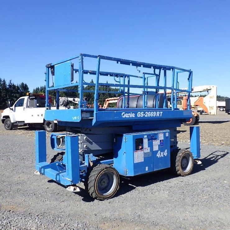 2013 GENIE GS2669RT