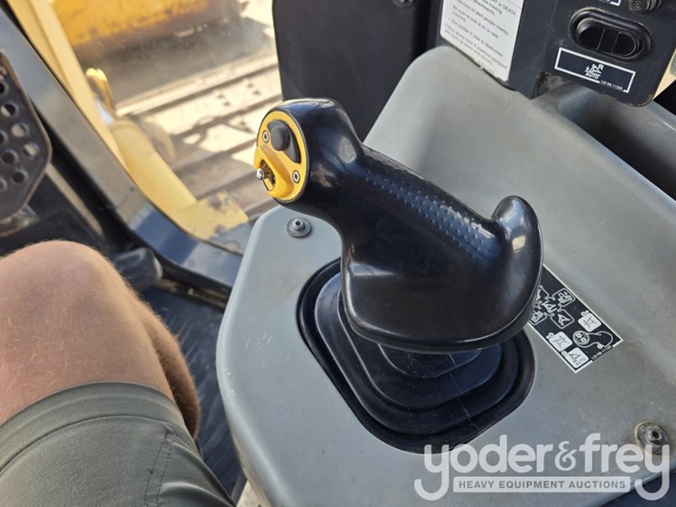 2018-komatsu-d61pxi-24-image-44