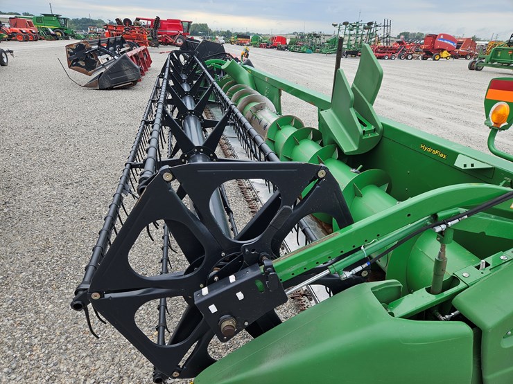 2012-john-deere-625f-image-12
