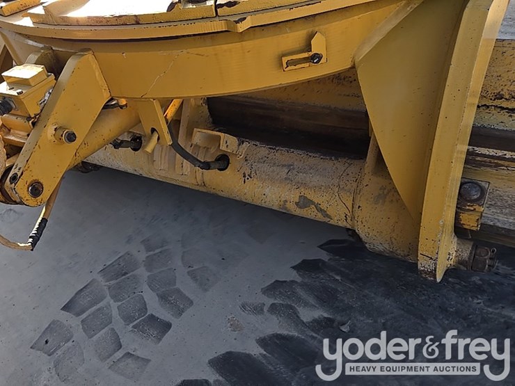 2016-caterpillar-140m3-image-43
