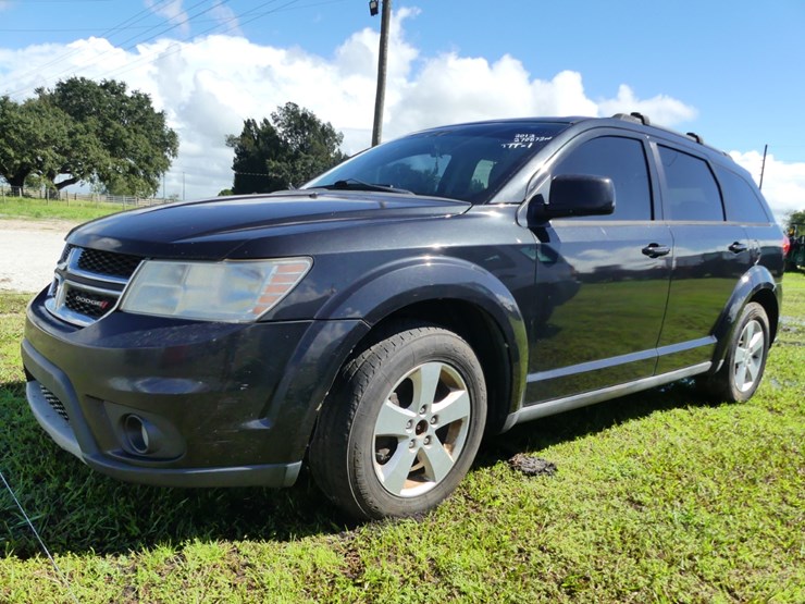 2012-dodge-journey-image-1