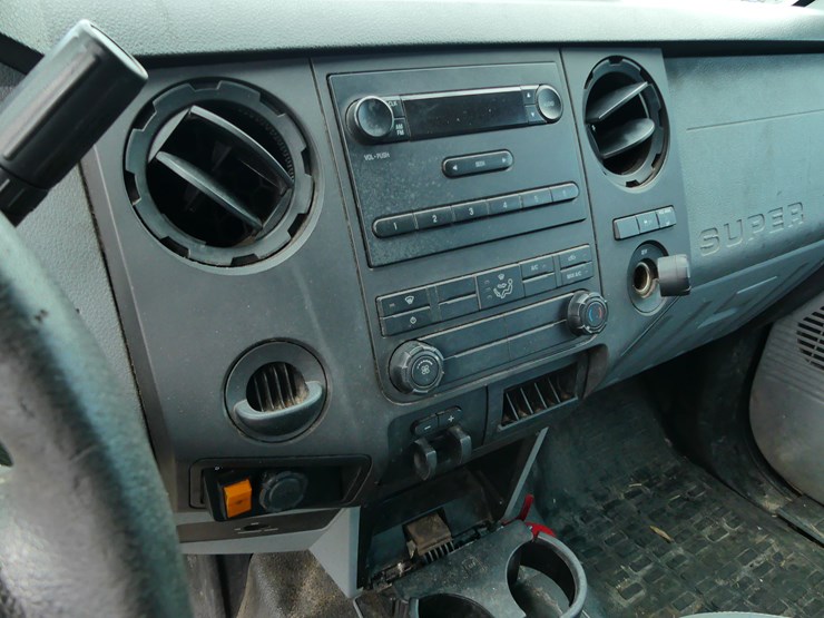 2015-ford-f250-xl-image-12