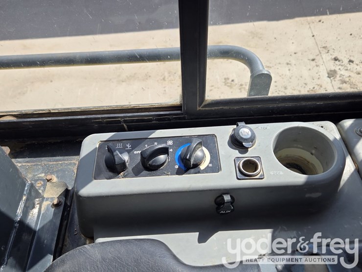 2018-komatsu-d61pxi-24-image-43