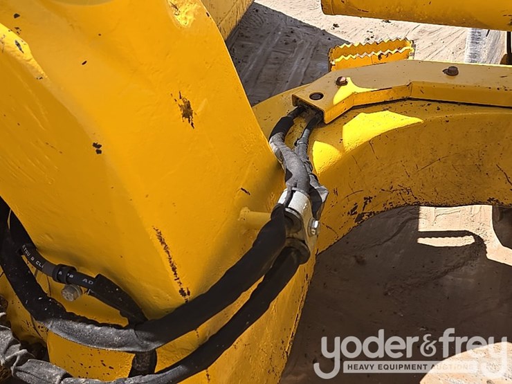 2022-komatsu-d71pxi-24-image-32