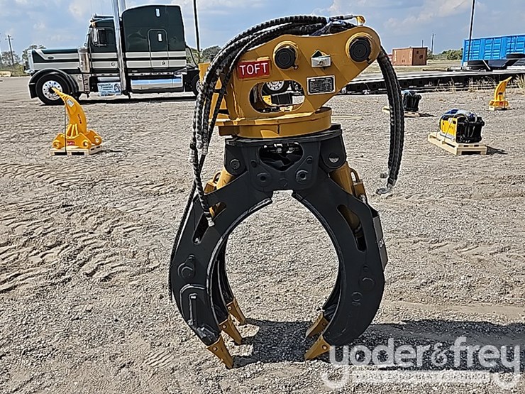 2025-caterpillar-305-image-2