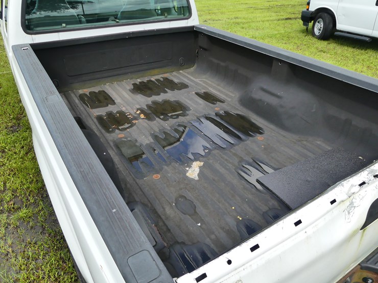 2004-ford-f250-xl-image-5