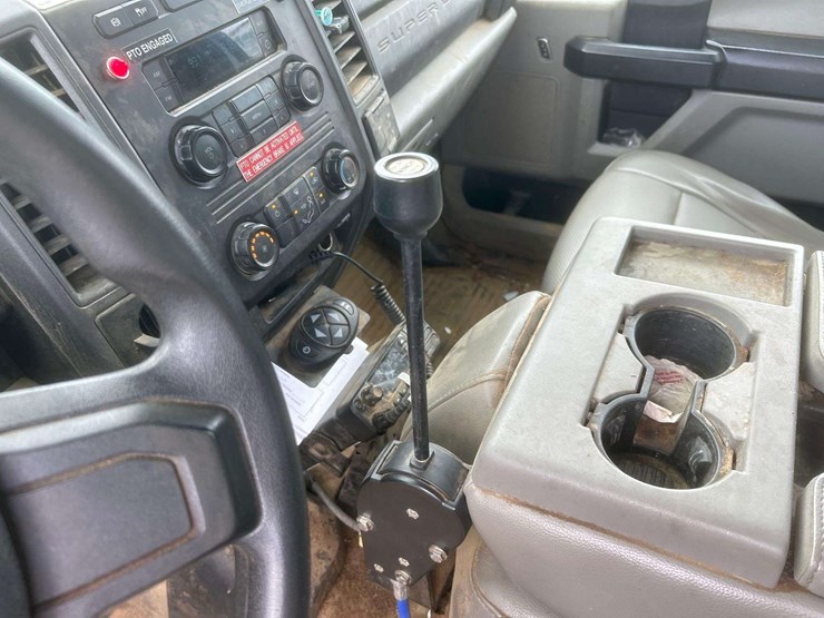 2017-ford-f550-image-12