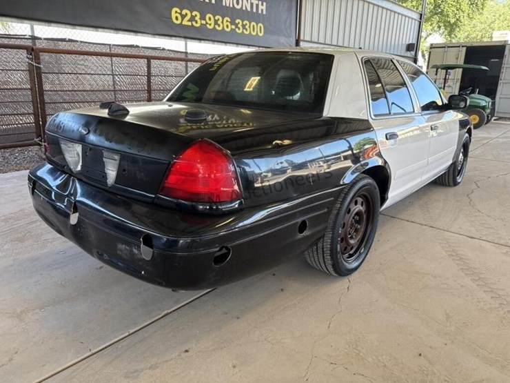 2008-ford-crown-victoria-sdn-image-7