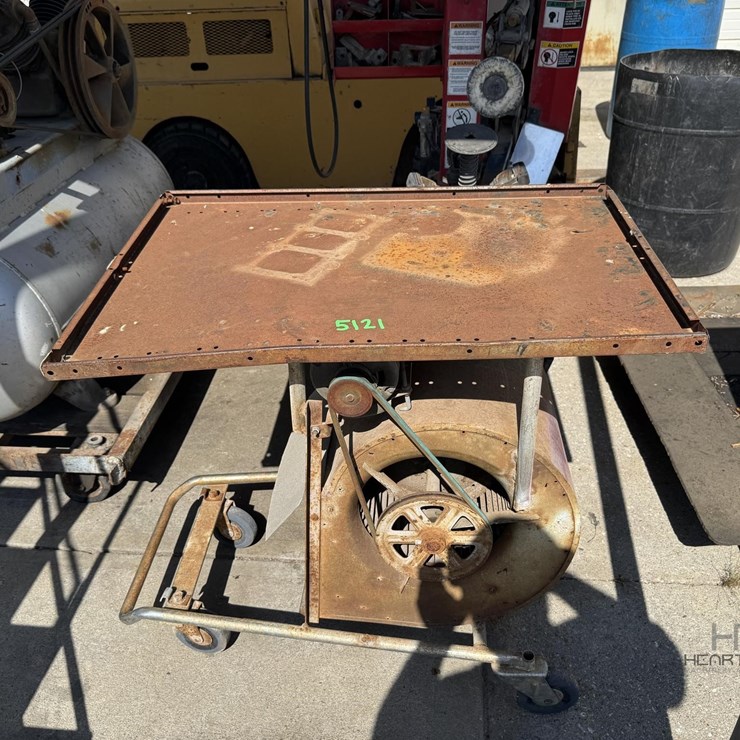 INDUSTRIAL SHOP FAN ON ROLLING CART INDUSTRIAL SHOP FAN ON ROLLING CART