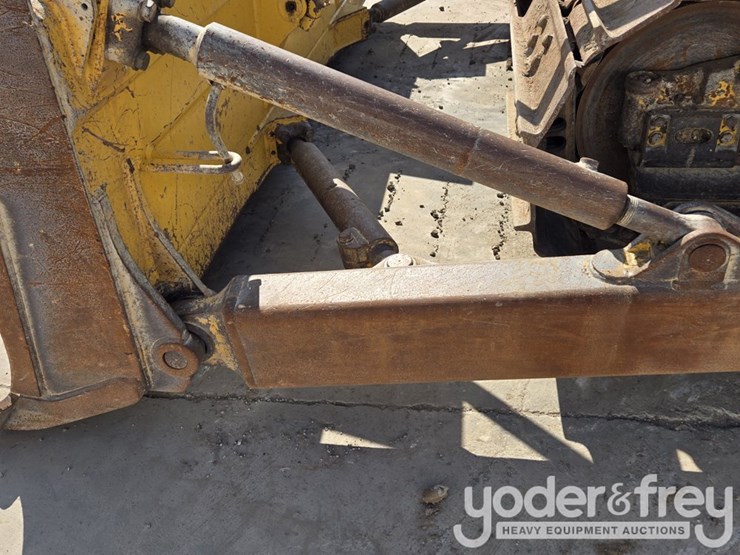 2022-komatsu-d65px-18-image-24
