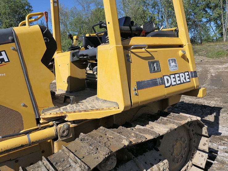 2000-deere-450h-image-13