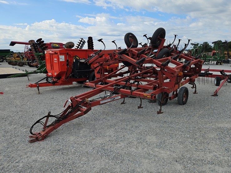 case-ih-4300-image-11