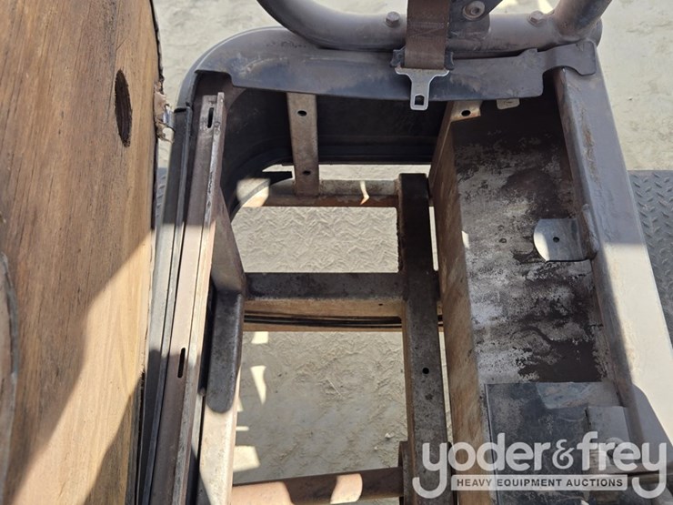 2019-club-car-carryall-1700-image-30