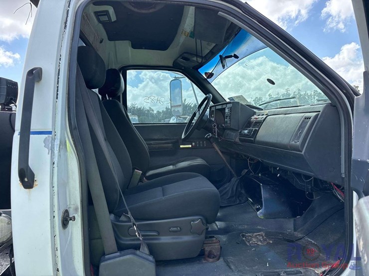 2003-ford-f550-image-34