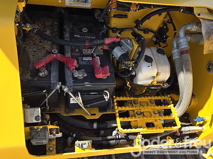 2022-komatsu-d71pxi-24-image-47