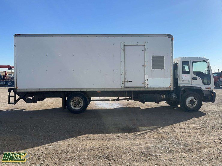 2002-gmc-t7500-image-5