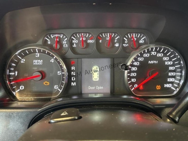 2015-chevrolet-silverado-1500-image-18