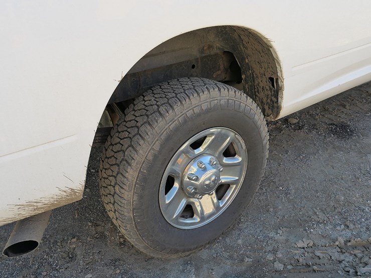 2017-dodge-ram-3500-image-14