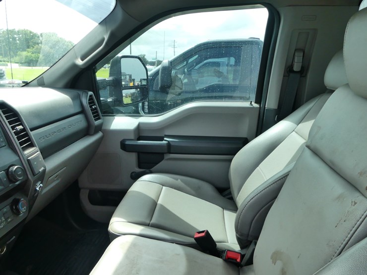 2020-ford-f350-xl-image-10